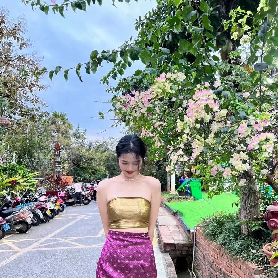 ชุดประจําชาติไทย ชุดชาติพันธุ์ - Batik Sarong Wrap บทวิจารณ์และราคา
