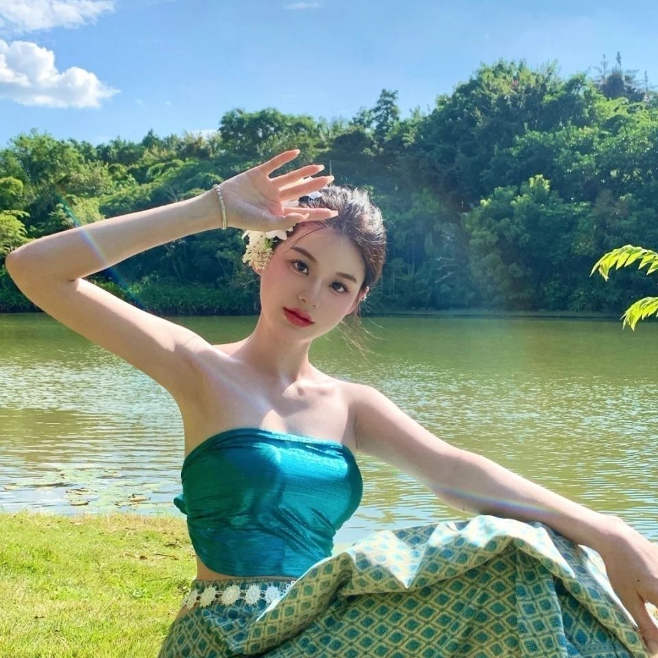 ชุดประจําชาติไทย ชุดชาติพันธุ์ - Batik Sarong Wrap บทวิจารณ์และราคา